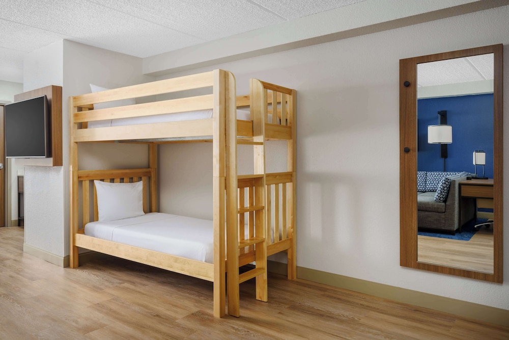 Hyatt Place Across from Universal Orlando Resort 15/60