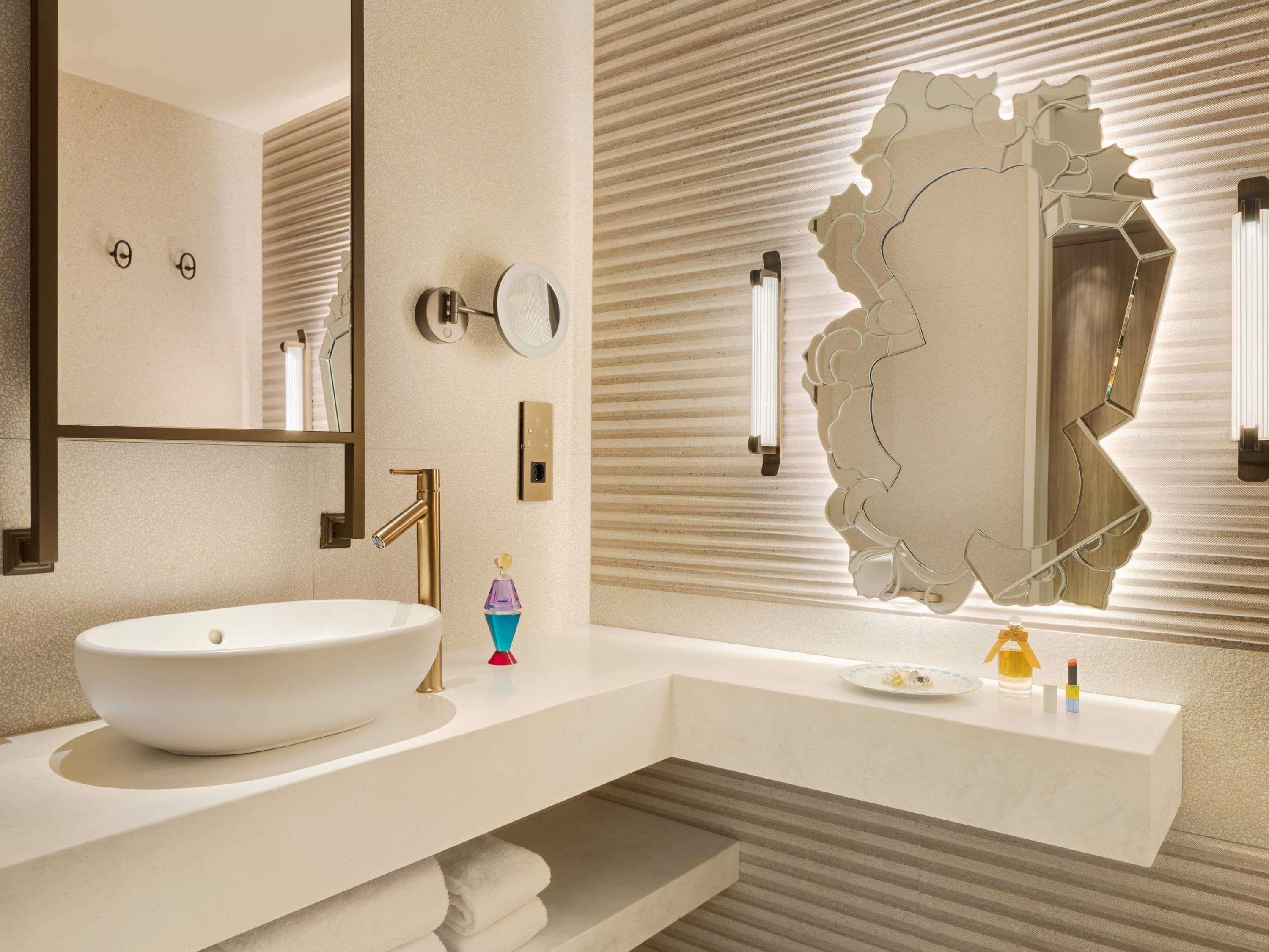 Room, Twin Beds, Marina View, SLS Barcelona Hotel 5/6