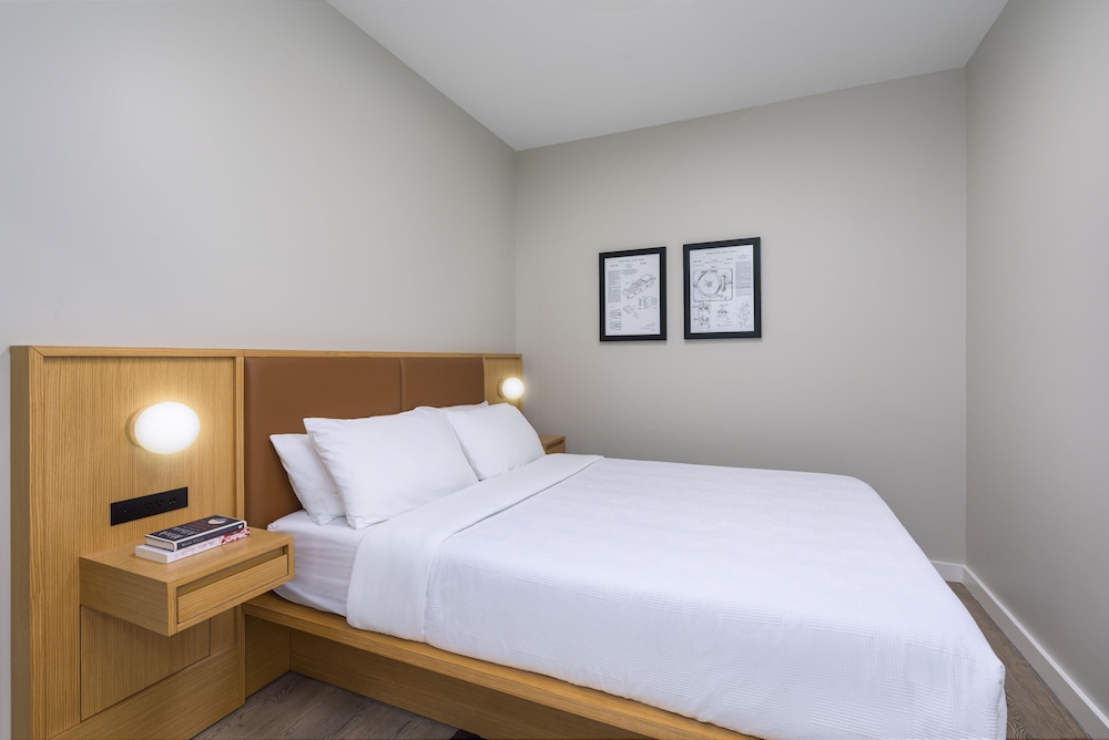 3 BEDROOMS, PREMIUM, SUITE