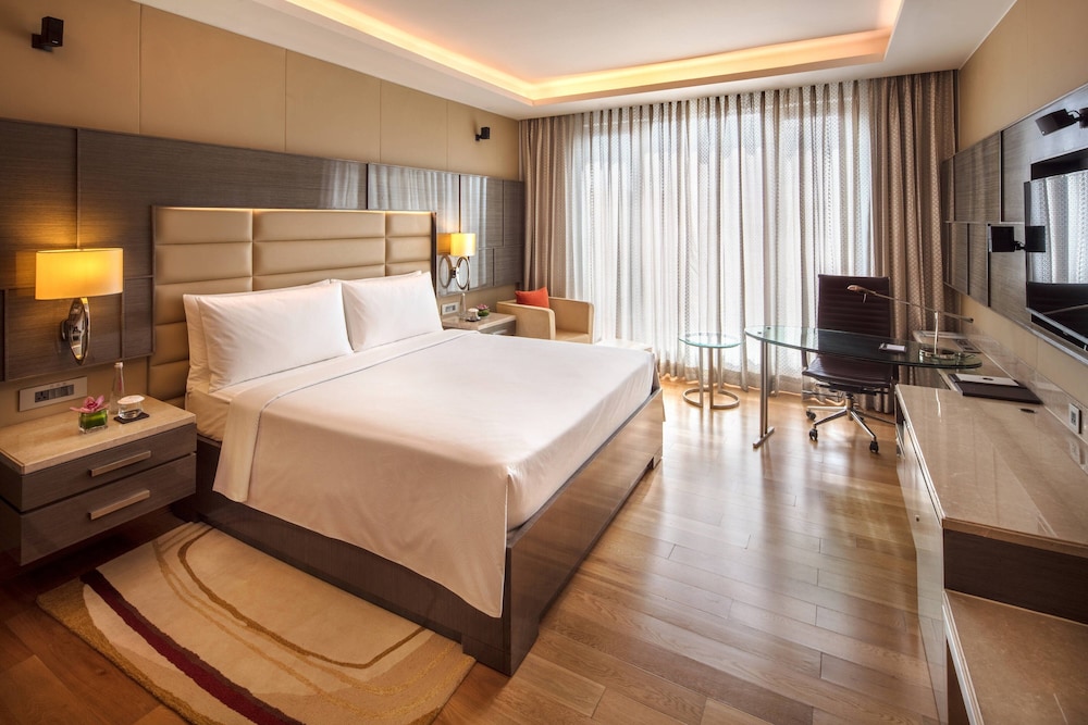 room, 2 double beds, city view