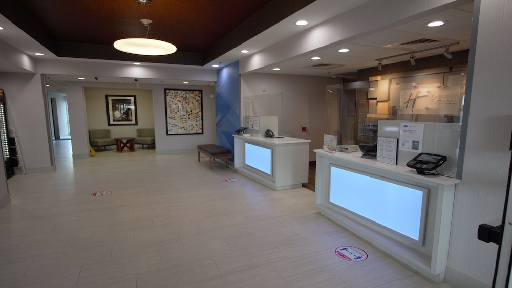 Holiday Inn Express Suites Somerset Central 11/76