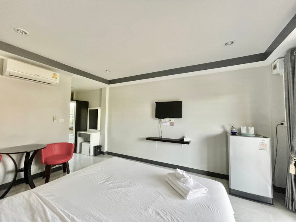 Smaids Room 15/64