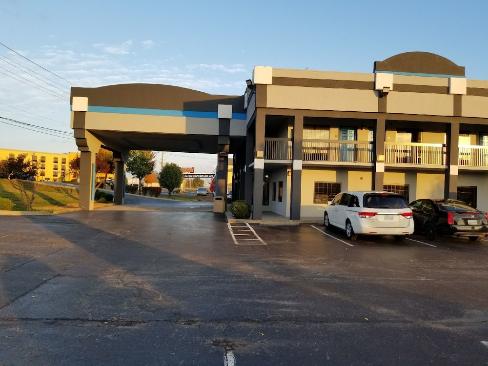 GATEWAY INN AND SUITES 3/39