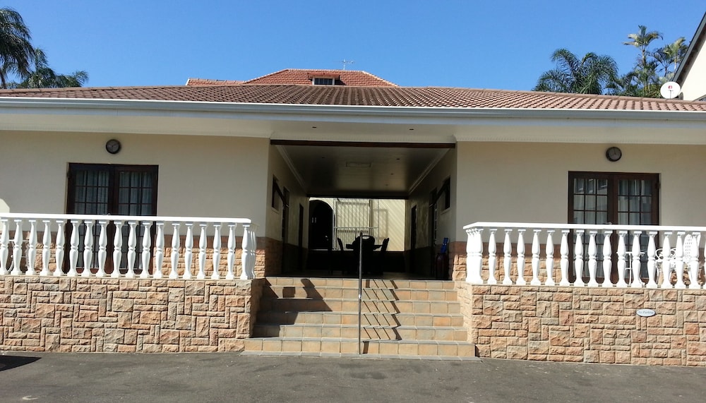 Albion Manor — foto 2