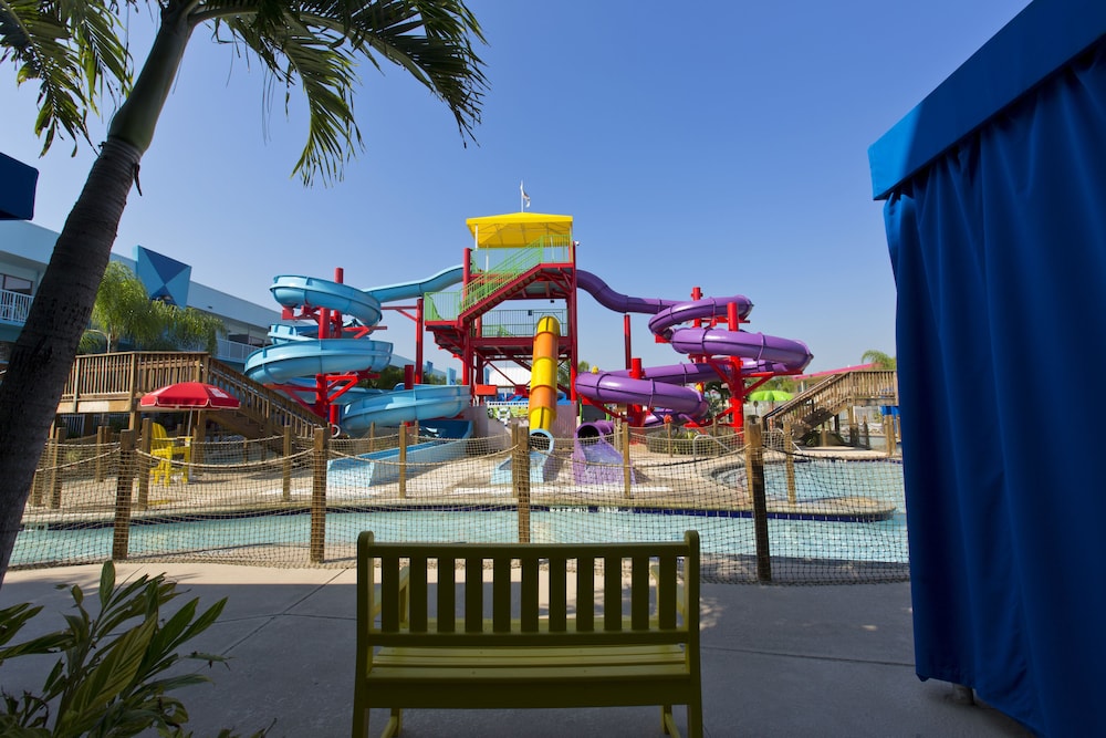 Ramada by Wyndham Hotel & Water Park 57/67