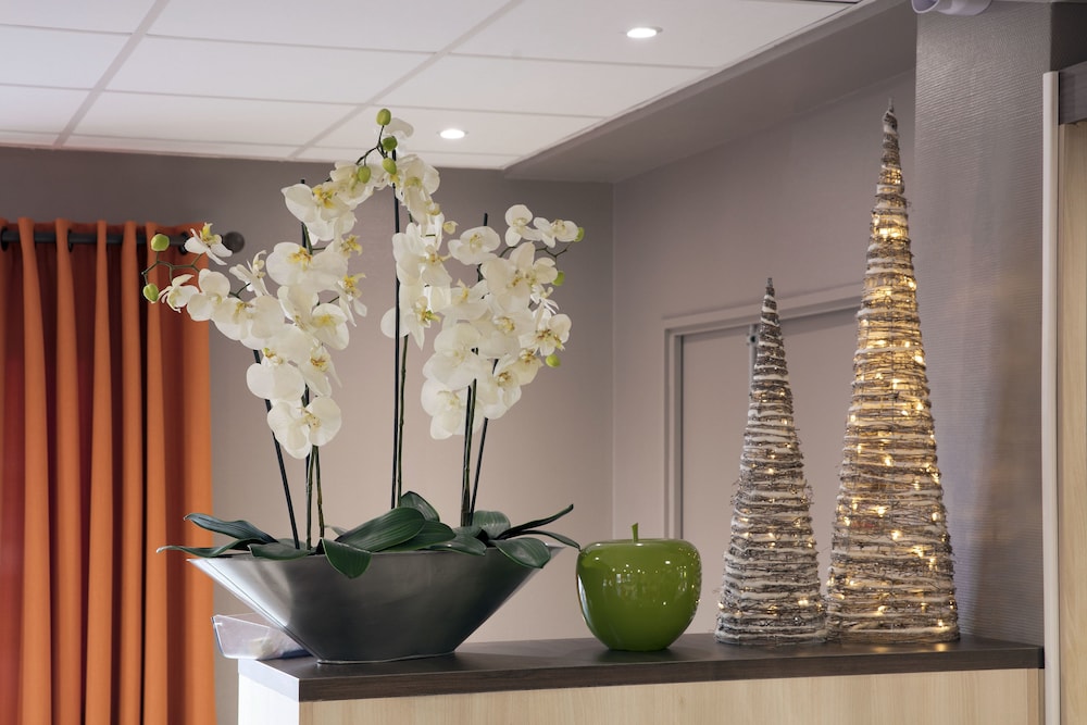 Hotel Clermont Estaing 13/40