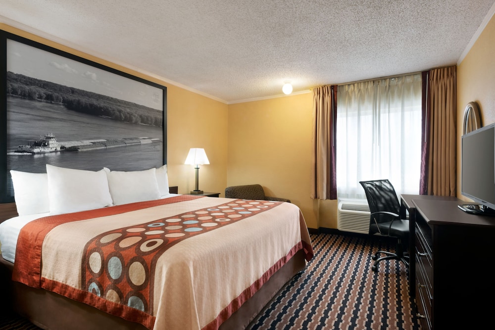 Super 8 by Wyndham Des Moines 13/29