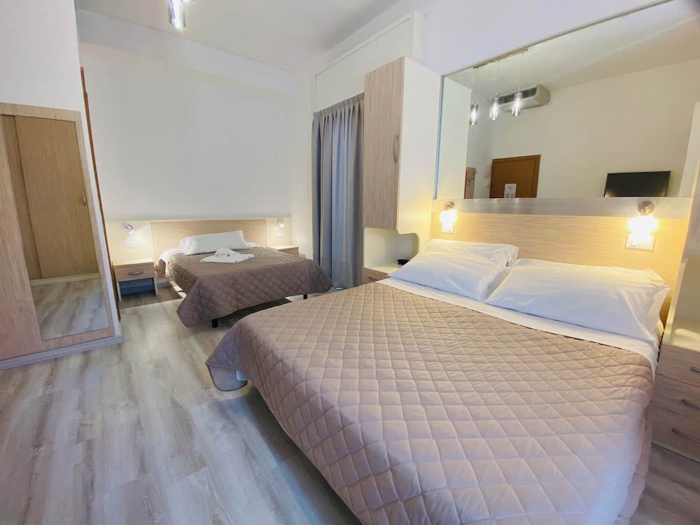 Hotel Butterfly 14/50
