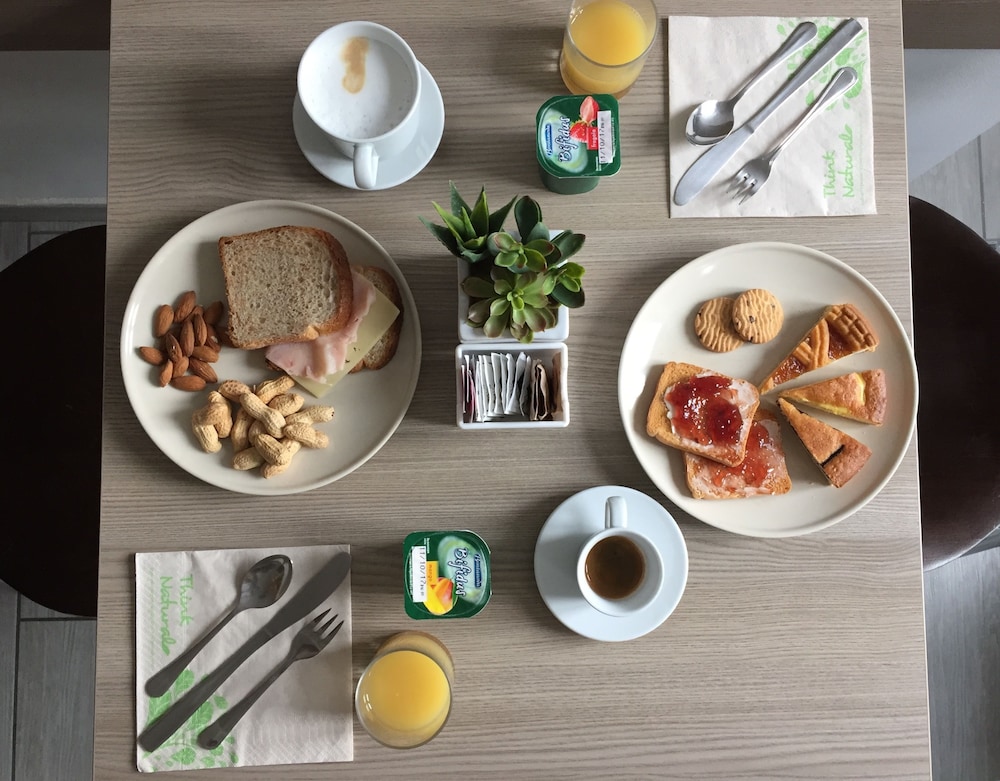 AV Hotel Milano 44/55