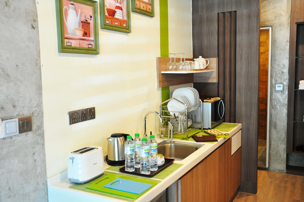 Valya Hotel 51/55