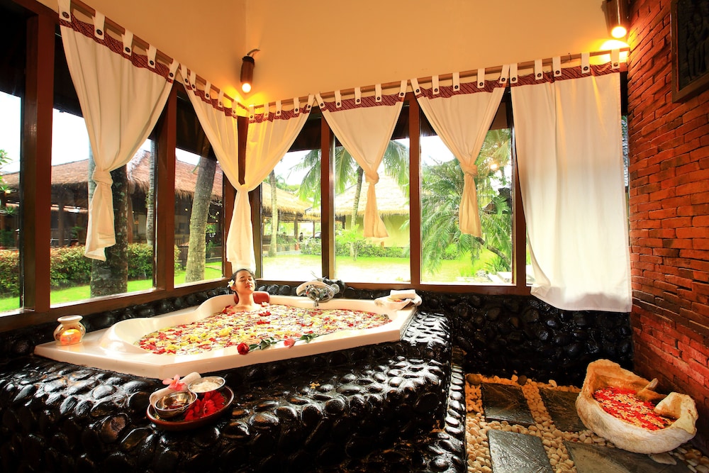 Tanjung Lesung Beach Hotel 20/50