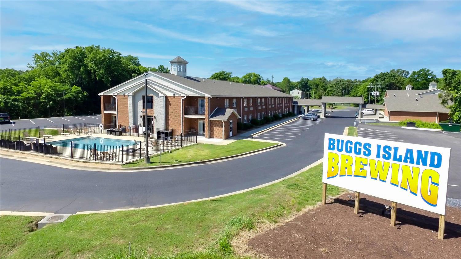 Clarion Pointe on the lake Clarksville-South Hill West 18/25