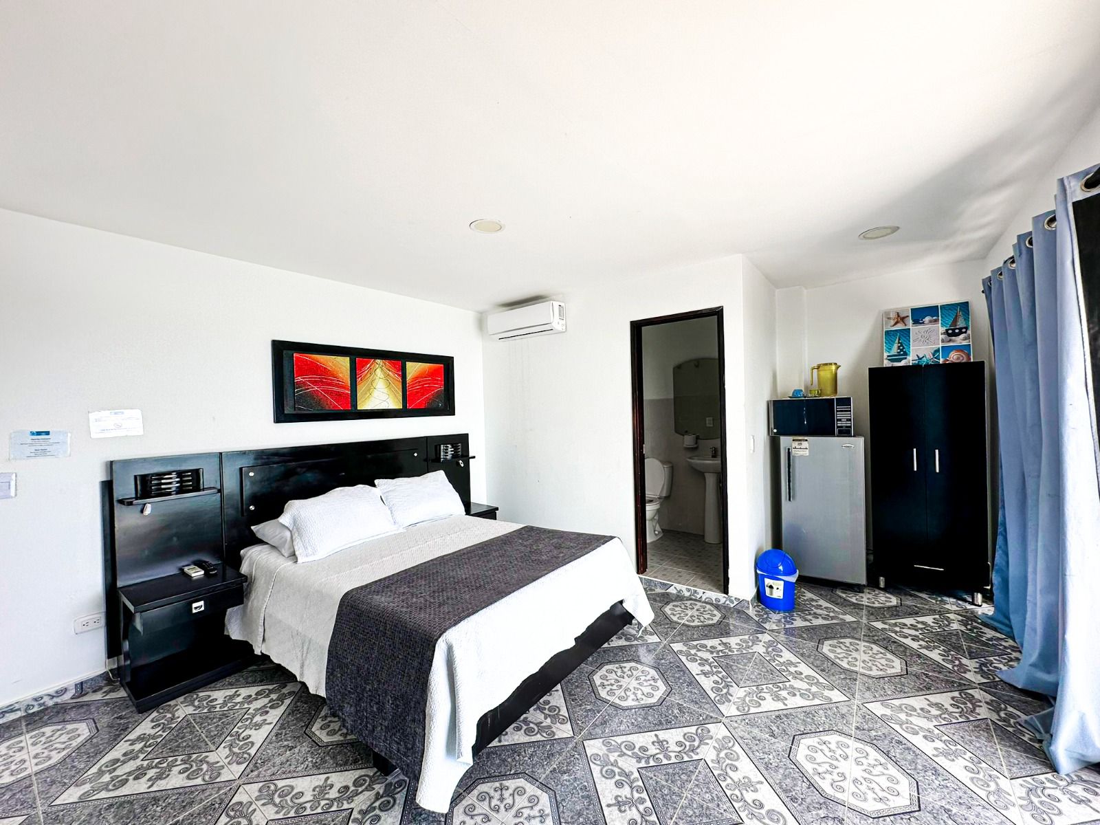 Caribbean Island Hotel 10/20