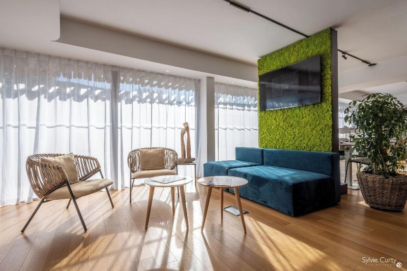 ATHOME RESIDENCE ET SPA 16/40