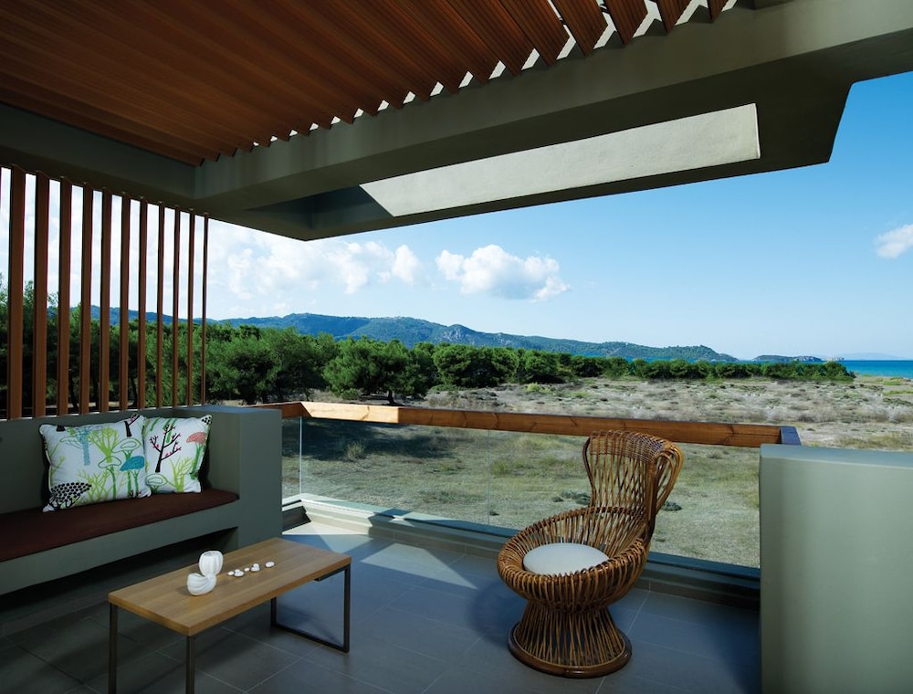 THALATTA SEASIDE HOTEL 11/73