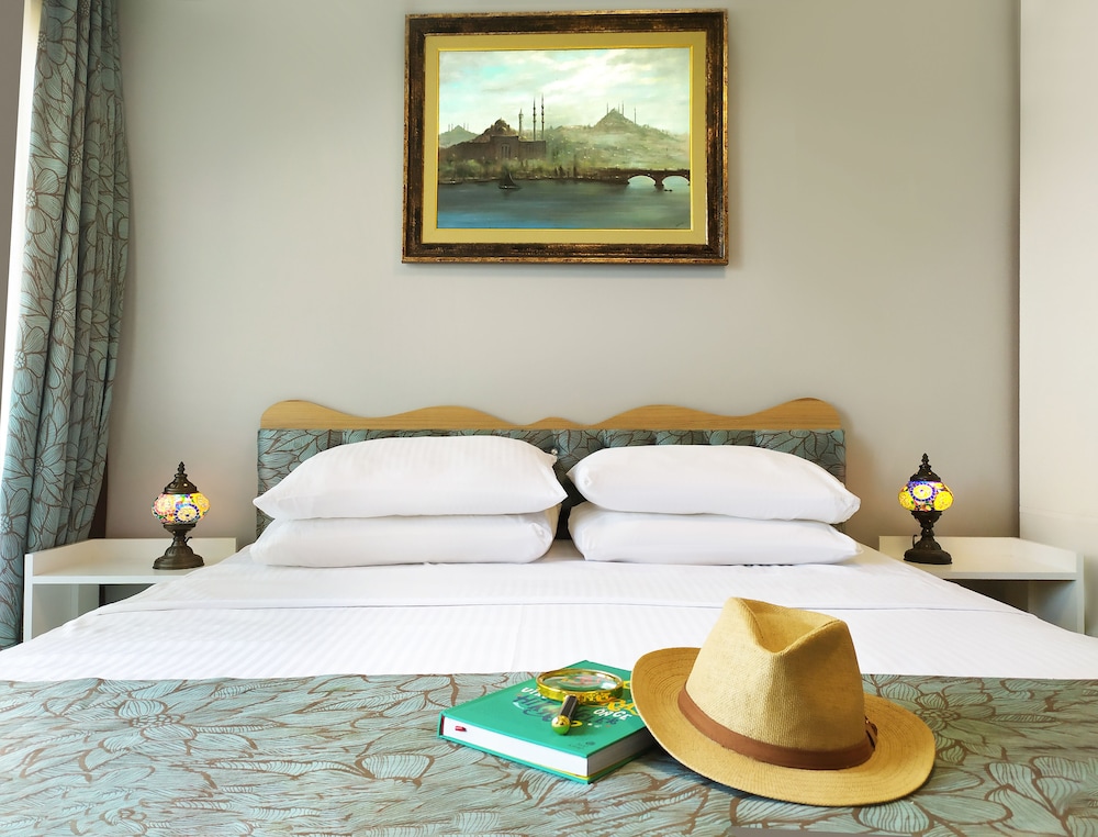 DELUXE, DOUBLE BED, BALCONY