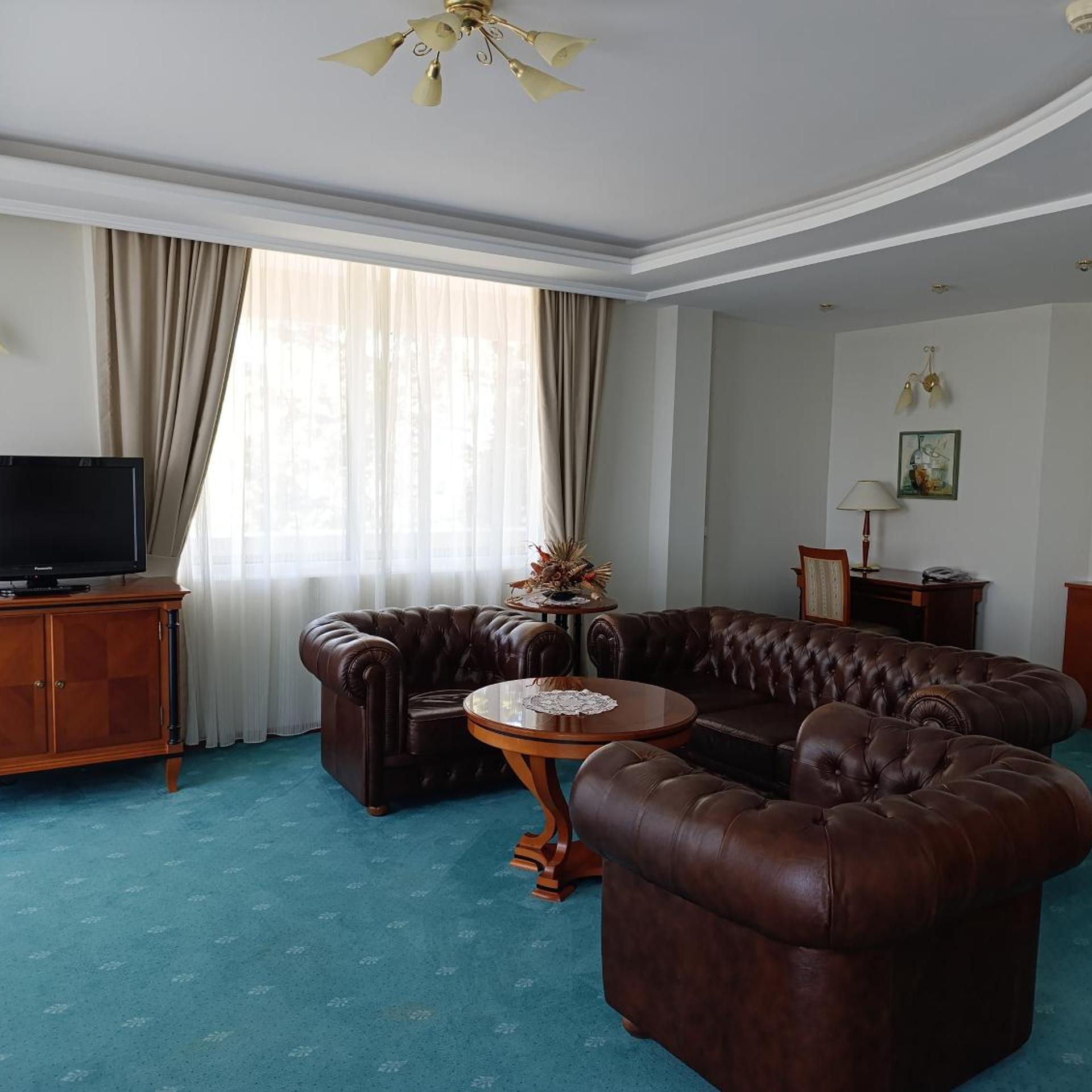 Metropol Hotel 33/54