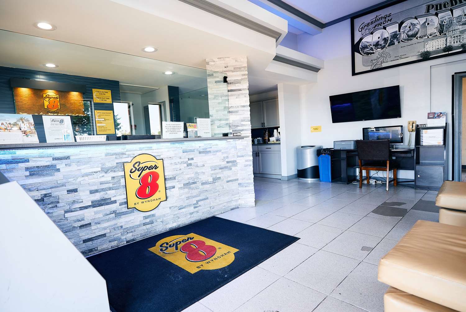 Super 8 by Wyndham Pueblo 22/42