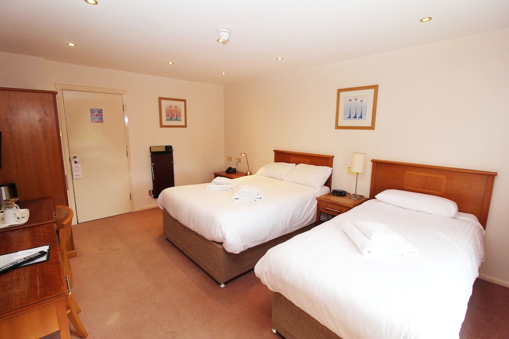The Conningbrook Hotel 15/50