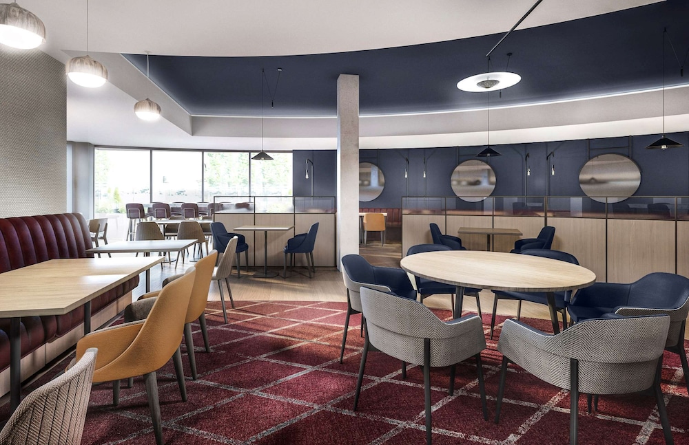 HYATT PLACE LONDON HEATHROW AIRPORT 61/77