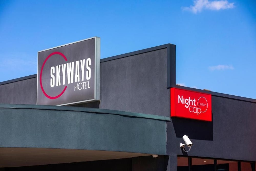 Nightcap at Skyways Hotel 1/31