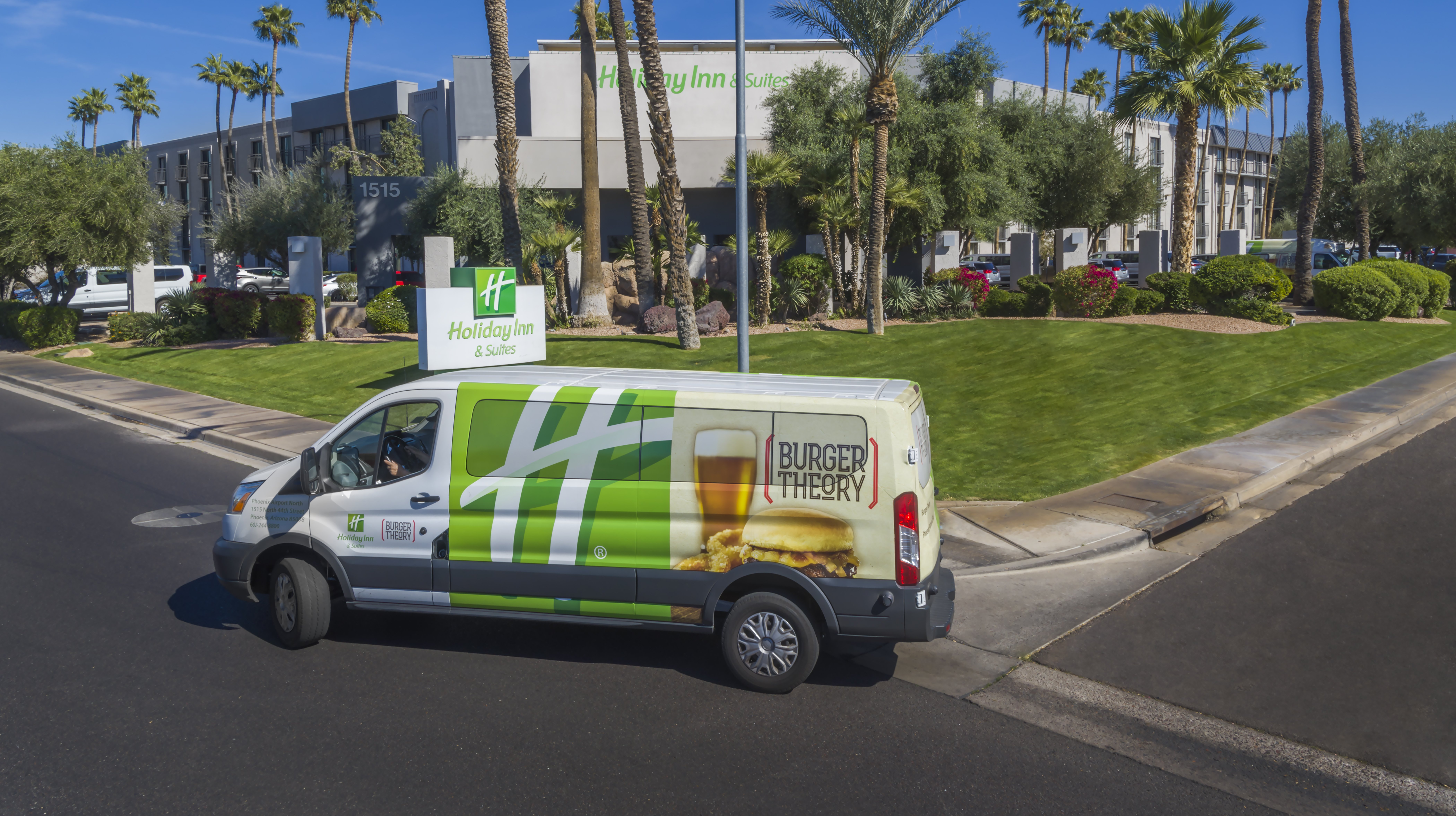 Holiday Inn Hotel And Suites Phoenix Airport North 74/86