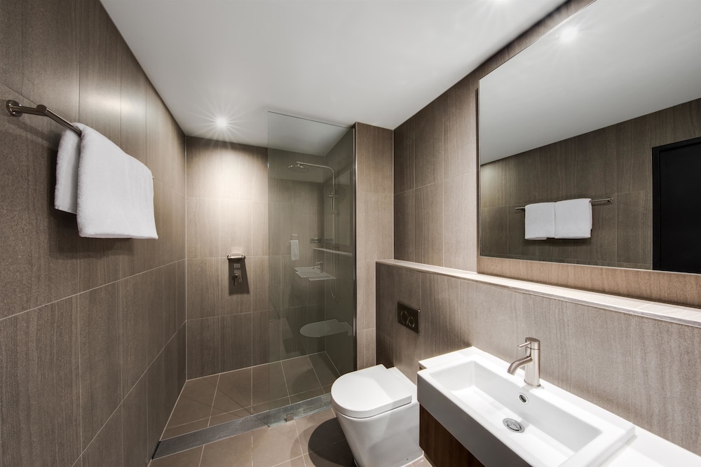 Vibe Hotel North Sydney 10/31