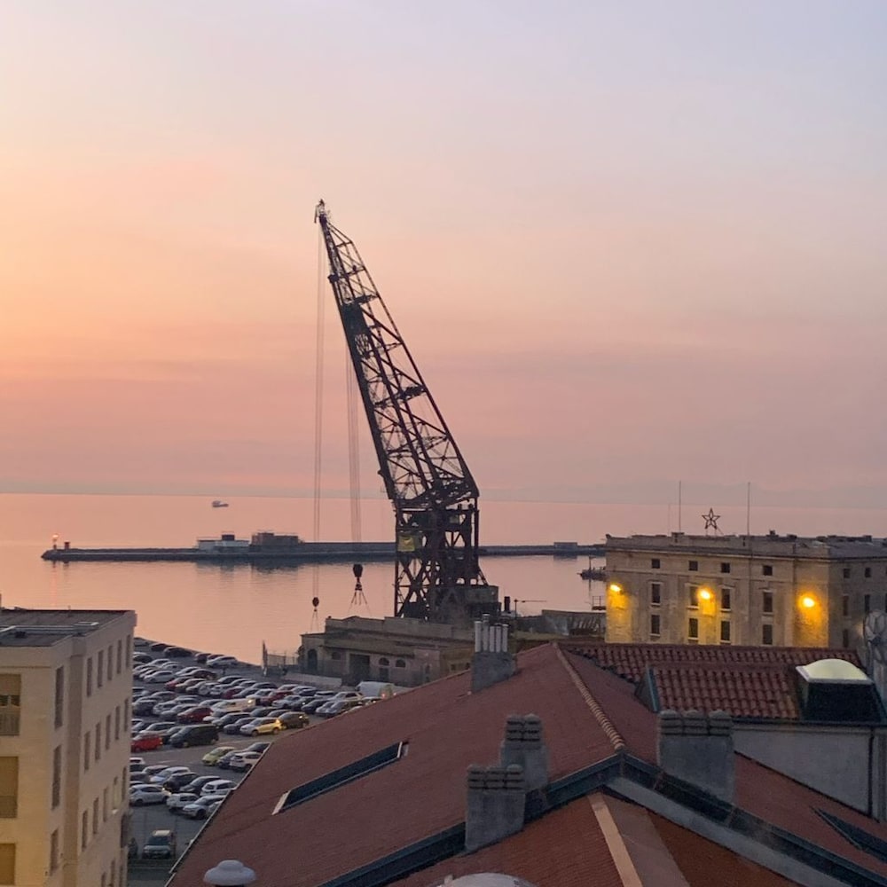 Hotello Trieste 30/37