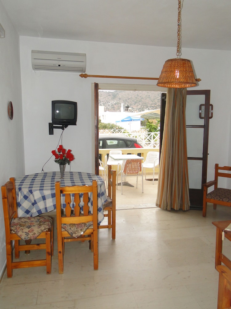 Paradise Inn 16/27