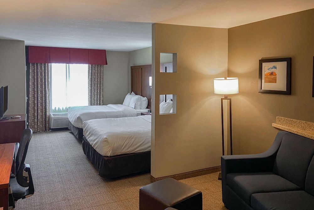 Comfort Suites Gallup East Route 66 and I-40 10/42