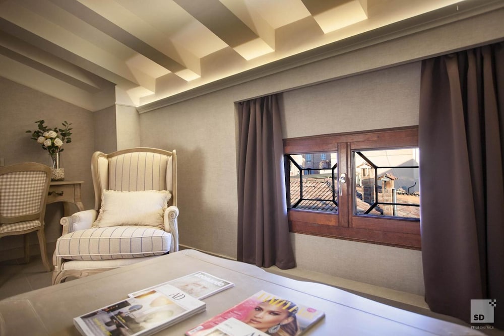 Hotel Cavour 27/49