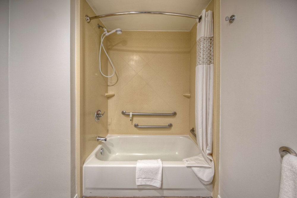 Hampton Inn By Hilton Concord/Kannapolis 11/35