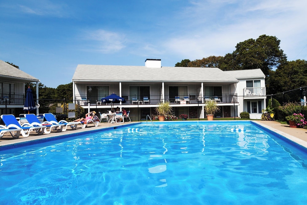 Blue Rock Resort 4/70