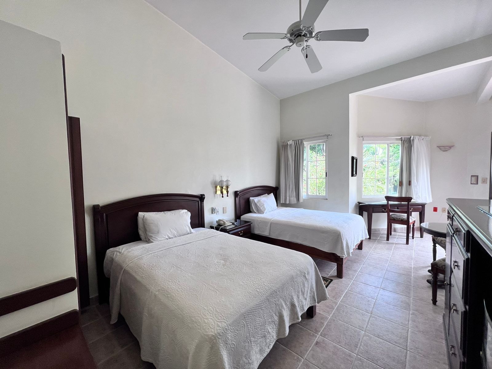 غرفة قياسية بسريرين مزدوجين بشرفة، Hacienda Los Laureles 4/7