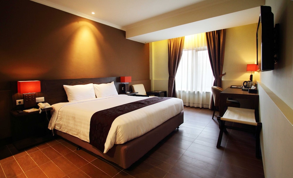 Hotel Dafam Cilacap 12/36