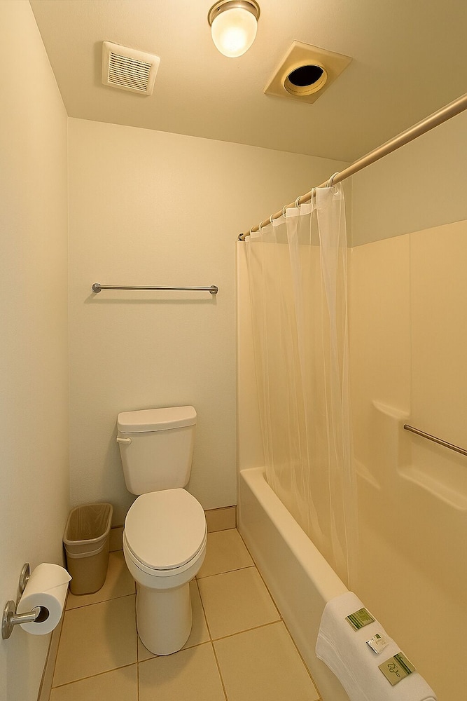 Casa Blanca Hotel & Suites Azusa 35/37