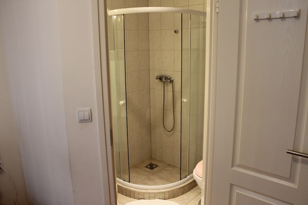 Omega Guesthouse Budapest 50/50