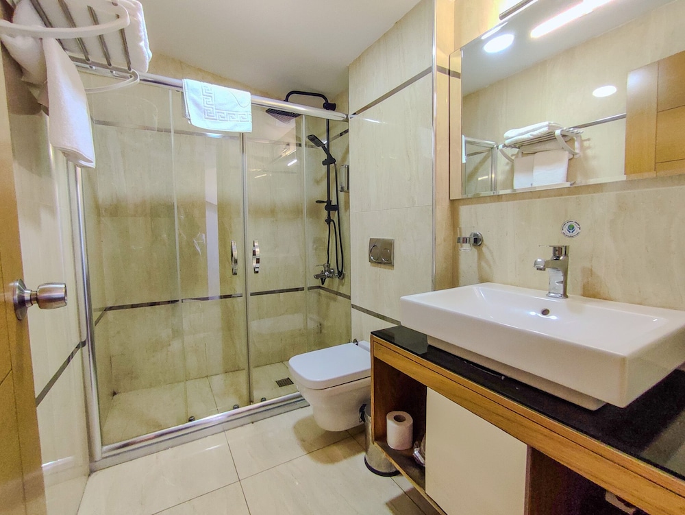 Shah Inn Hotel 26/26