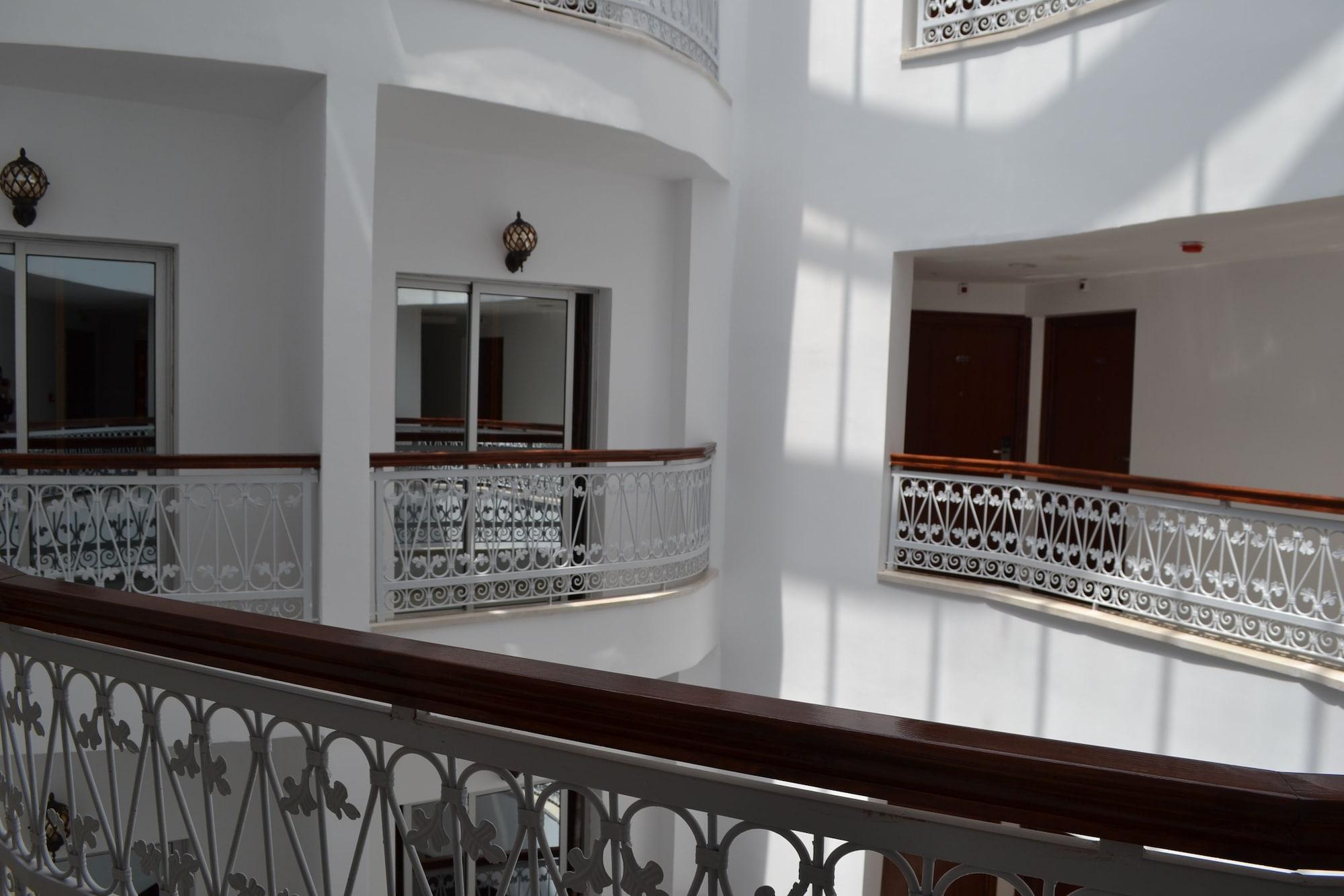 La Place Hotel 34/43
