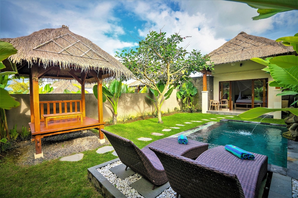 Three Gold Luxury Private Villas 43/50