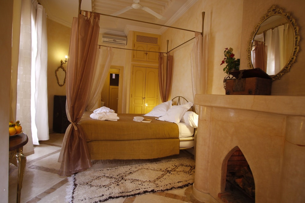 Riad XO Amira Victoria 13/50