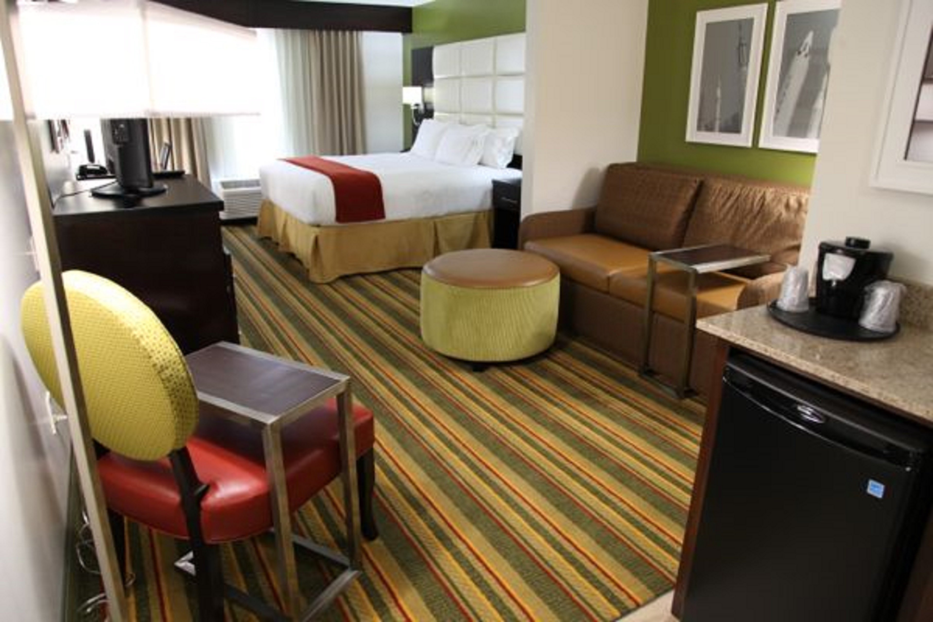 Holiday Inn Express Hotel And Suites Huntsville Airport 36/54