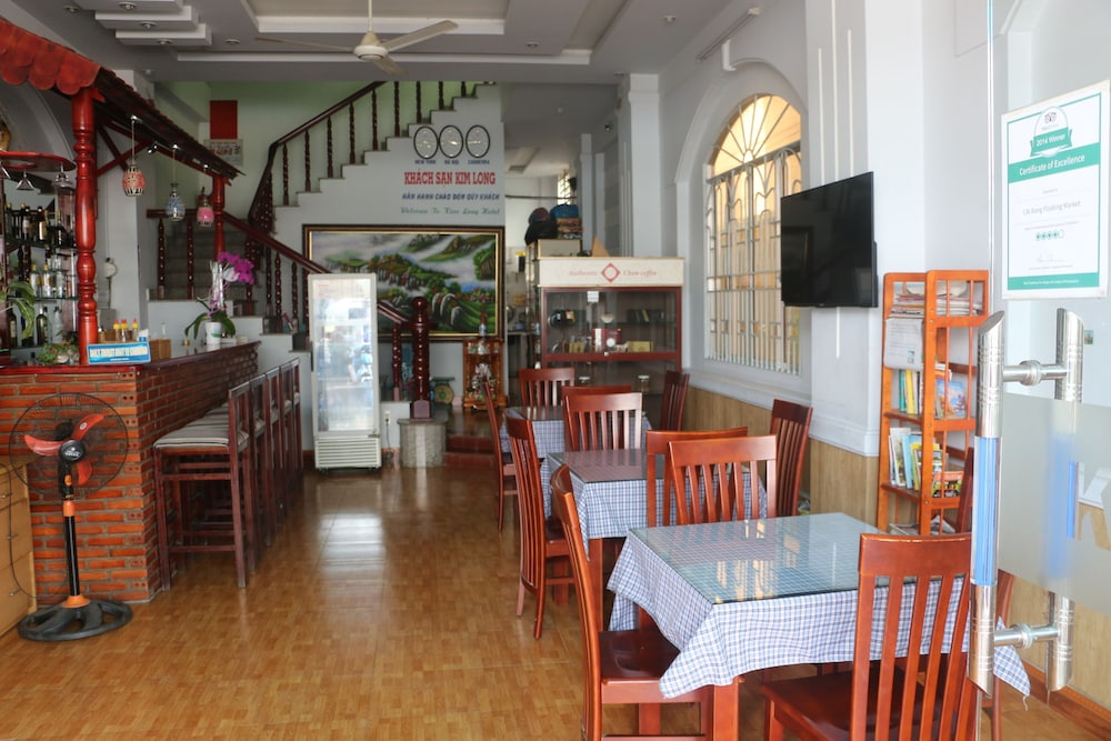 restaurant cafeteria