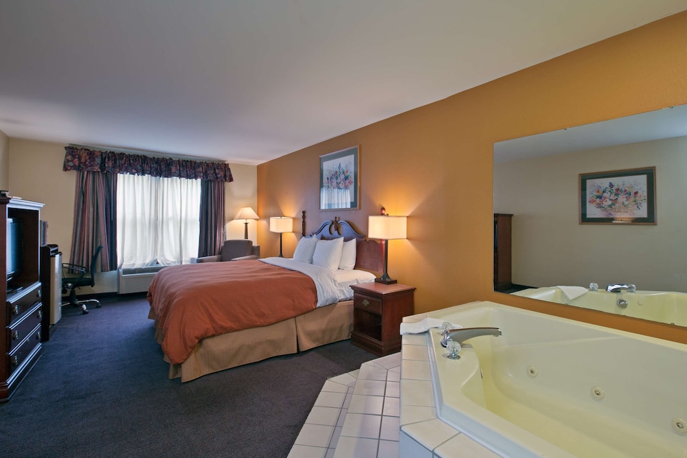 Country Inn & Suites By Radisson Richmond I-95 South VA 10/29
