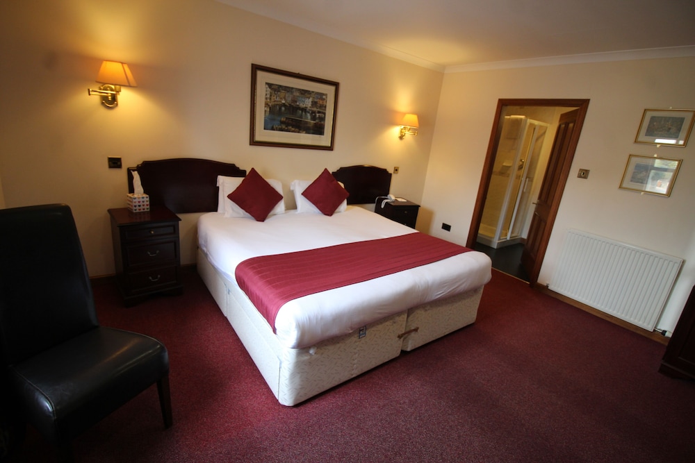 The Royal Hotel 8/50