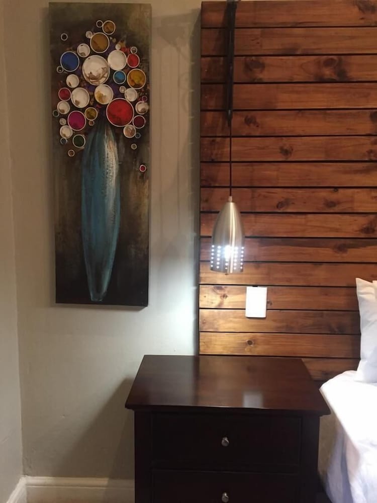 Tranquil House B&B @ 10 Berry St 8/44