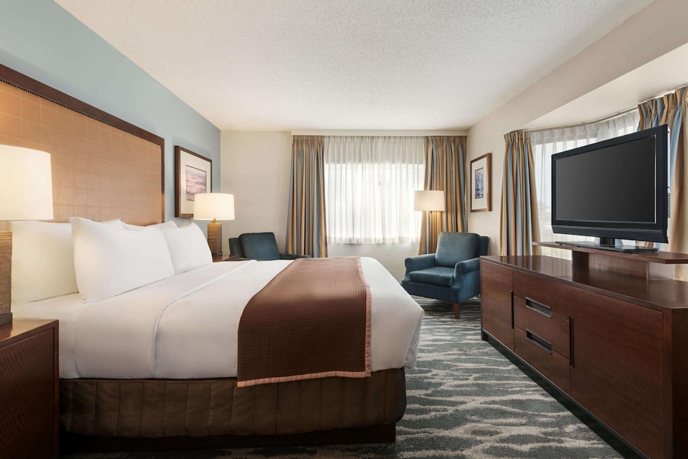Travelodge by Wyndham Calgary South 11/63