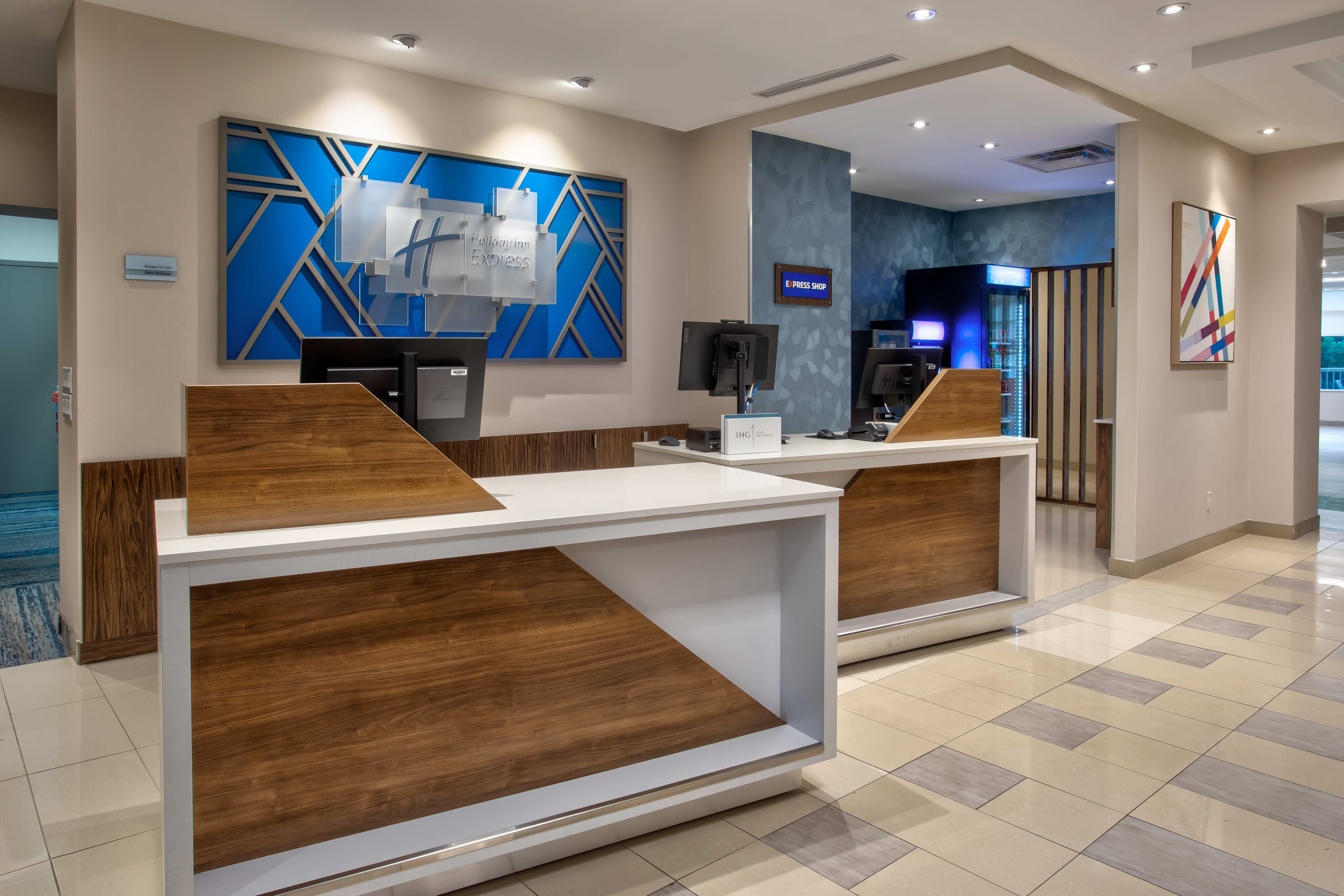 Holiday Inn Express Hotel Suites Kingston 9/72