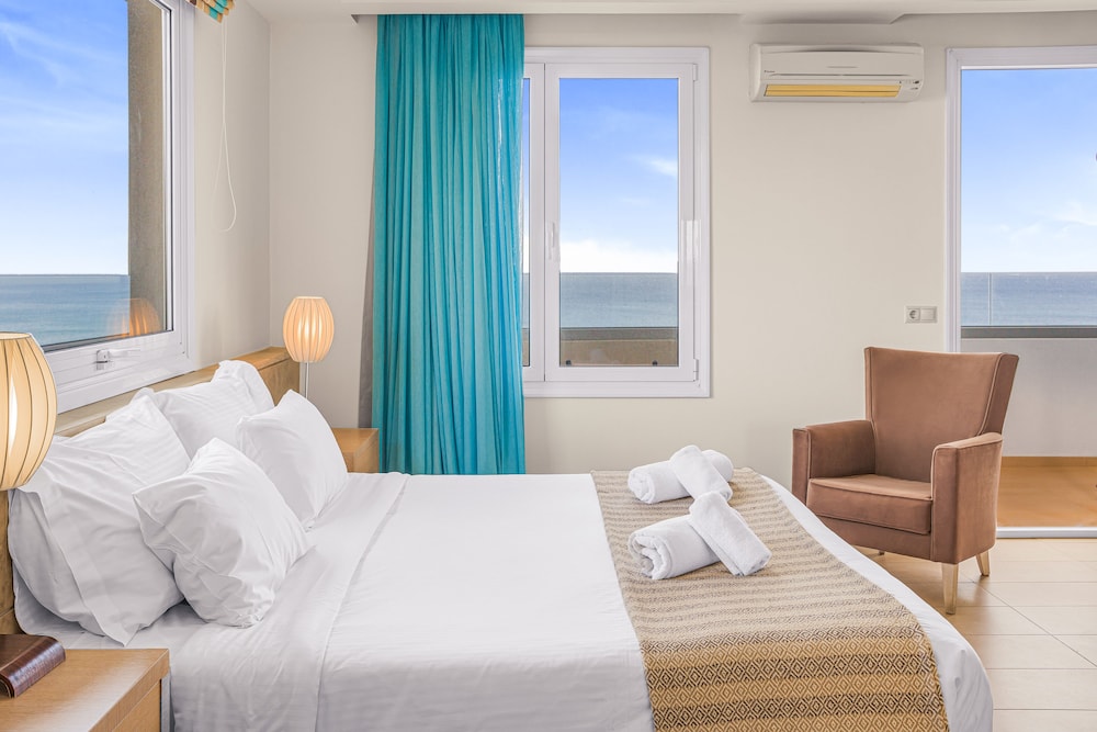 Glaros Beach Hotel 10/50
