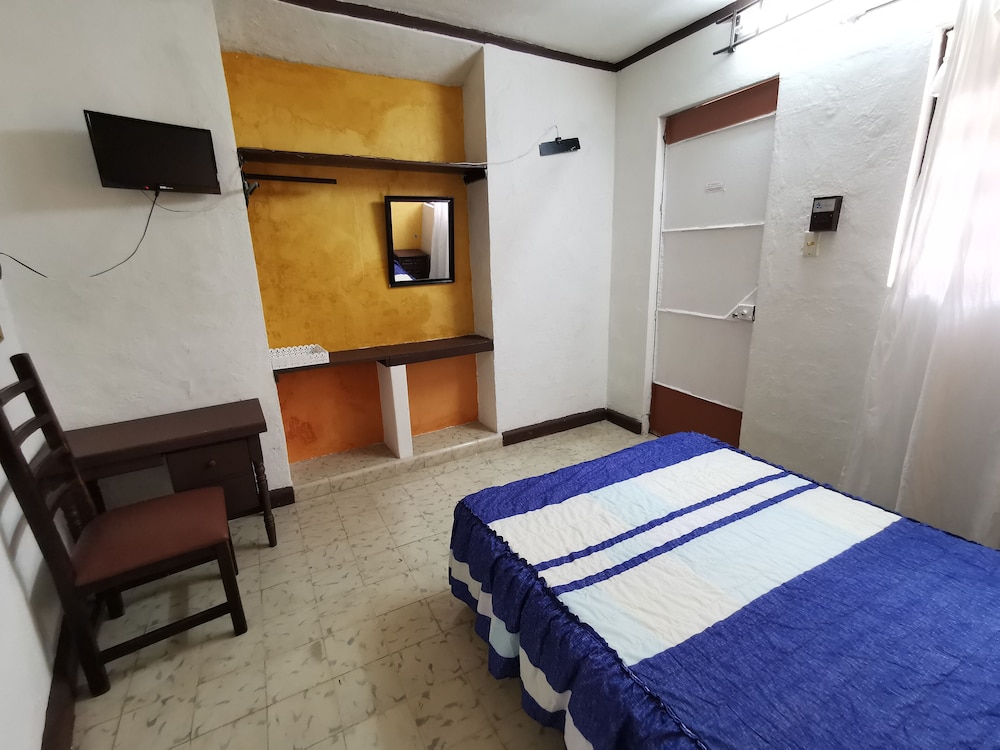 Hotel Mucuy 13/25